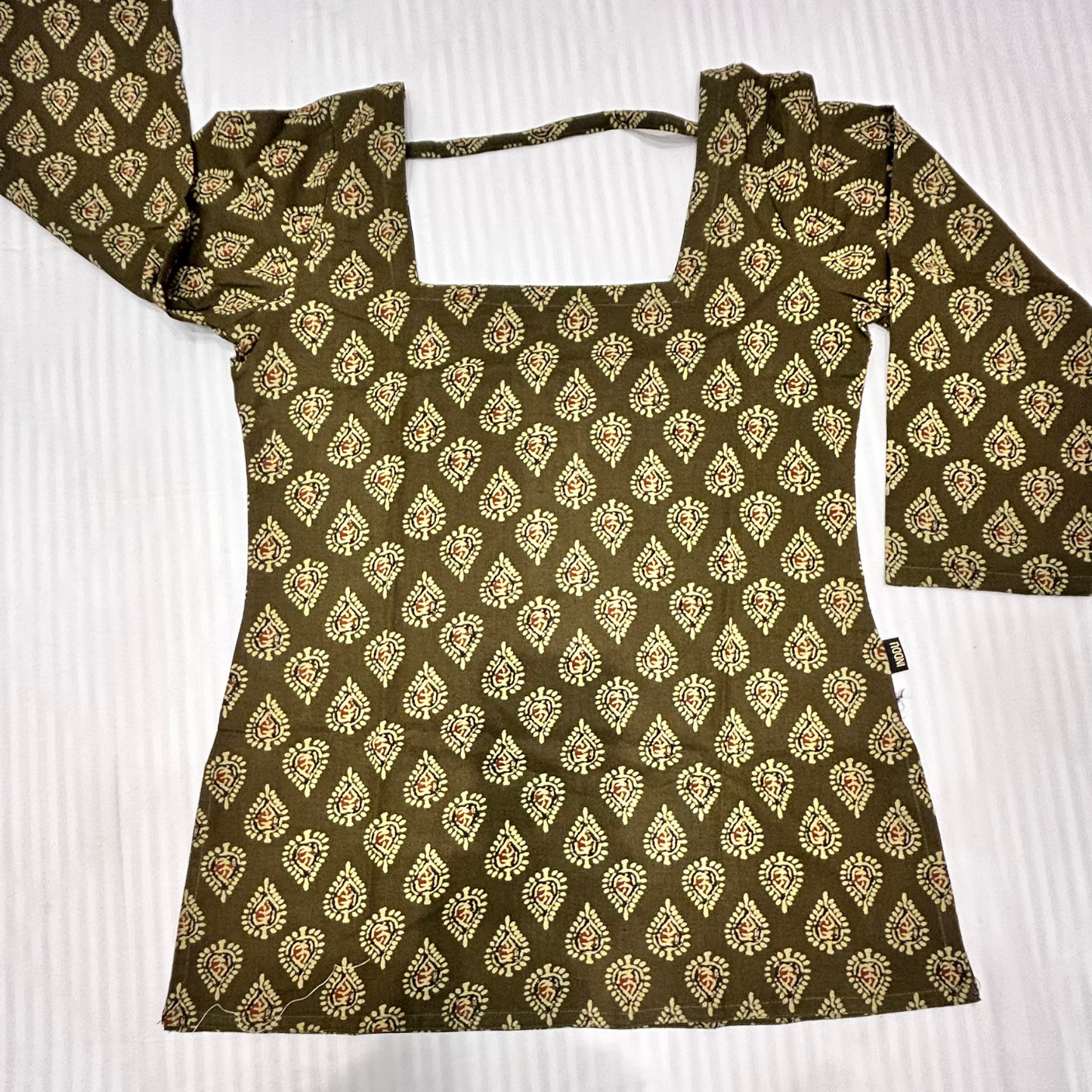 VANYA Square Neck Three Quarter Sleeves Short Kurti