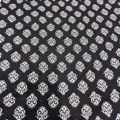 TAMASVI Diamond Neck Sleeveless Long kurti