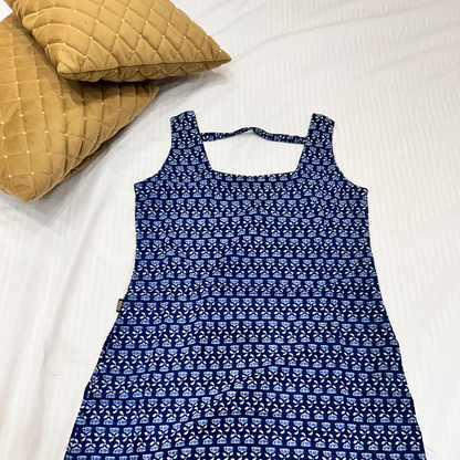 NEELKAMAL VRITI Square Neck Sleeveless Mid Lengh Kurti