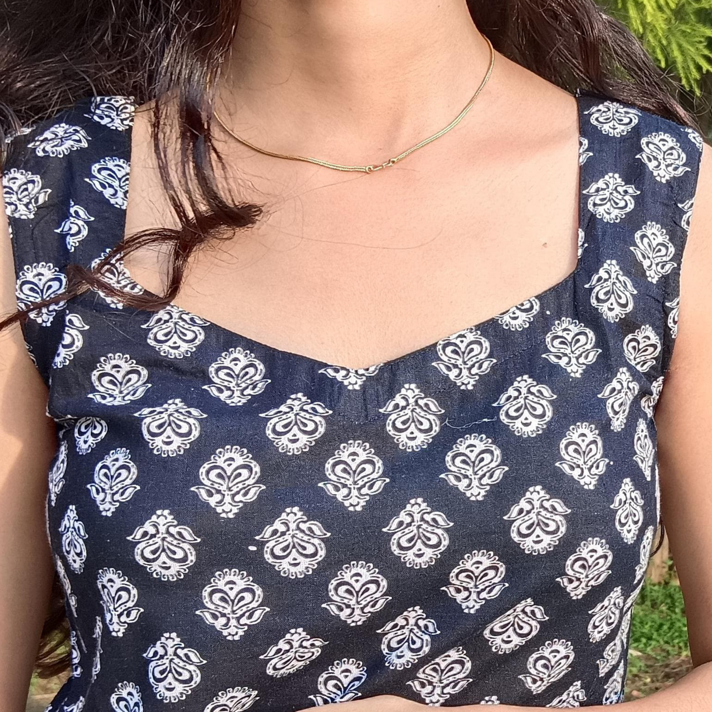 TAMASVI Diamond Neck Sleeveless Long kurti