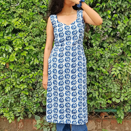 BARFIYA BAAG Diamond Neck Sleeveless Long Kurti