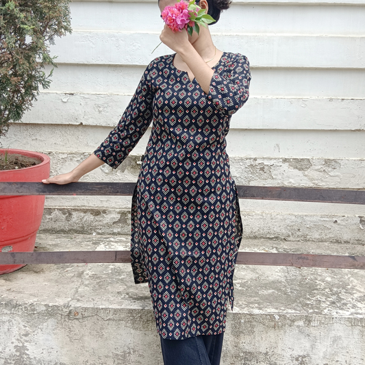 NOORIKA Round Neck Long Kurti