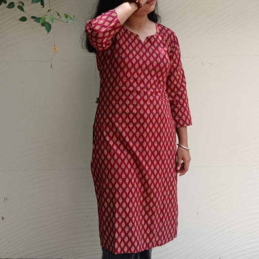RAAGYA Round Neck Three Quarter Sleeves Long Kurti