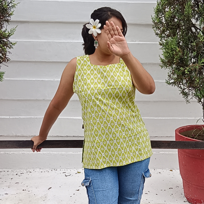 TARUNI Short Kurti with Sweatheart Neck